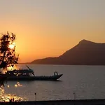 Inn Tsirigotis Sea View *
