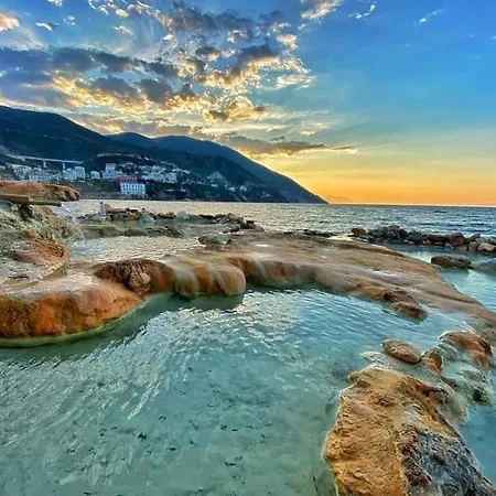 Inn Studio Tsirigotis Sea View *