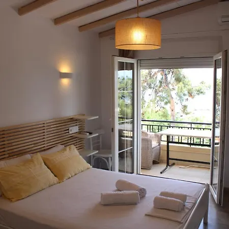 Inn Studio Tsirigotis Sea View